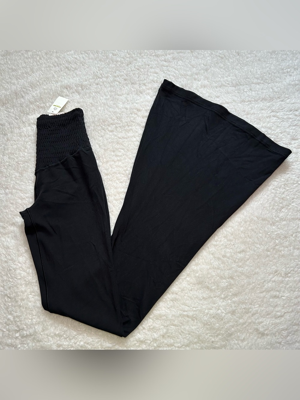 Offline By Aerie Real Me Smocked Super Flare Leggings XS NEW